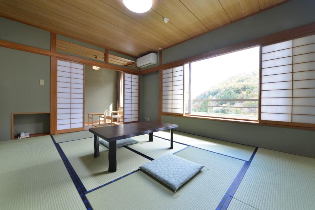 Hotel Ooedo Onsen Monogatari Shinshu Kakeyu Ueda Esterno foto